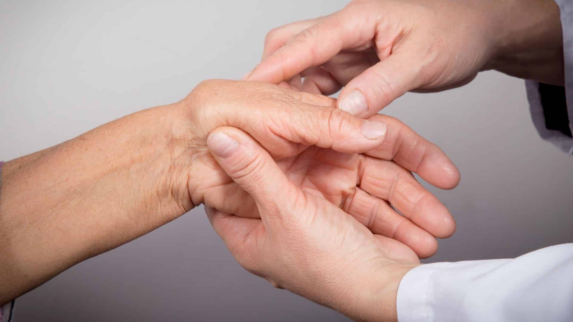 3 Symptoms of Rheumatoid Arthritis